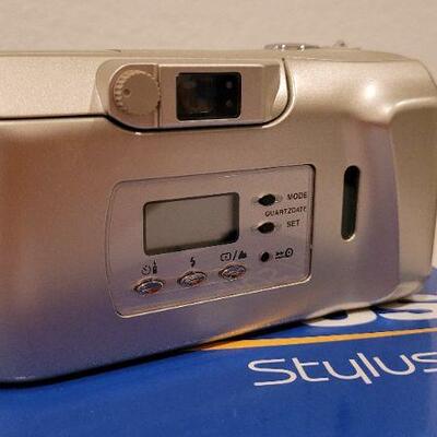 Lot 89: Vintage Olympus LIKE NEW Stylus 150 Camera