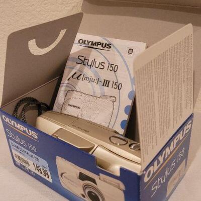 Lot 89: Vintage Olympus LIKE NEW Stylus 150 Camera