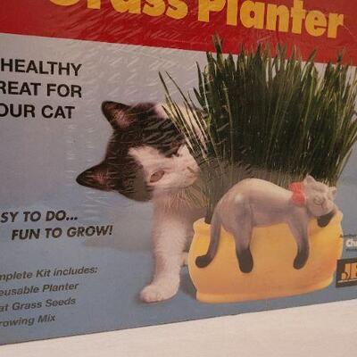 Lot 91: NEW CHIA Cat Grass Planter 