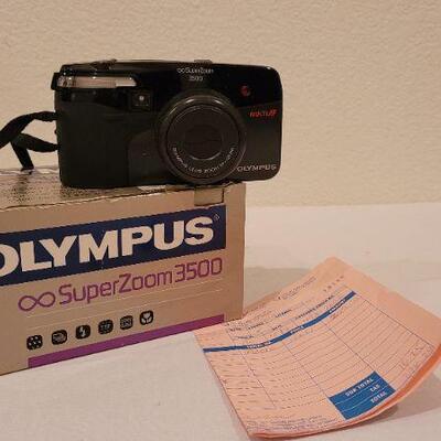 Lot 95: Vintage OLYMPUS Super Zoom 3500 35mm Camera