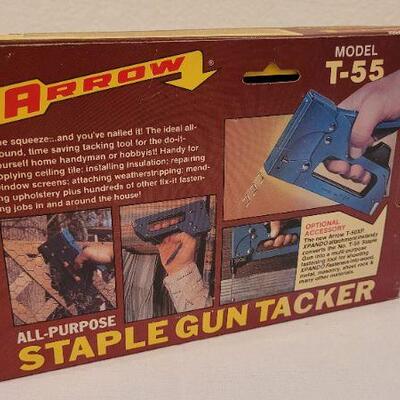 Lot 96: Vintage New ARROW T-55 Blue Stapleton 