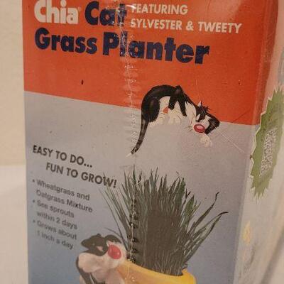 Lot 99: New CHIA Grass Planter feat. SLYVESTER