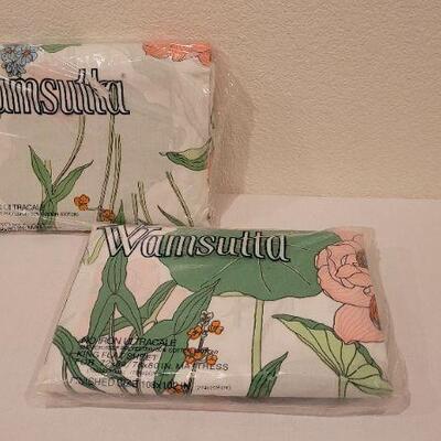 Lot 105: Vintage New WAMSUTTA Mid Century Modern Floral KING Sheet Set 