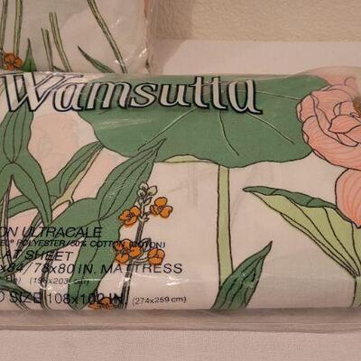 Lot 105: Vintage New WAMSUTTA Mid Century Modern Floral KING Sheet Set 