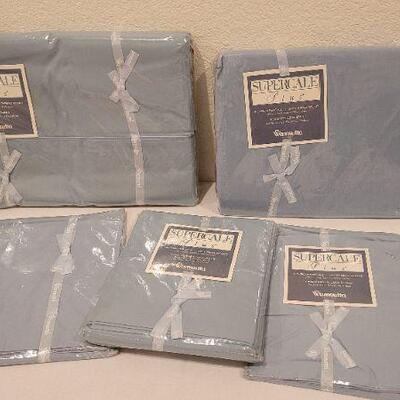 Lot 106: New Vintage WAMSUTTA King Size Sheet and Pillow Supercale Plus Set