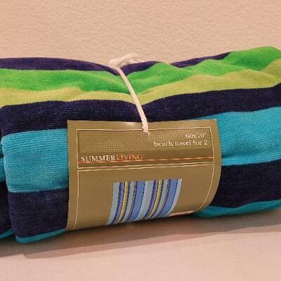 Lot 107: New SUMMER LIVING Beach Towel for 2