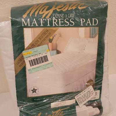 Lot 113: Vintage NEW Full Size Mattress Pad