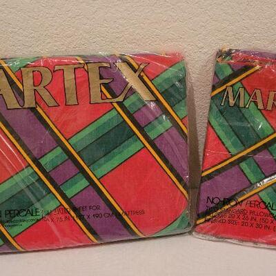 Lot 115: Vintage NEW Martex Percale No Iron Sheets Mid Century Colorweave Pattern