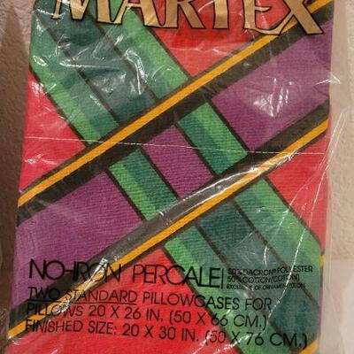 Lot 115: Vintage NEW Martex Percale No Iron Sheets Mid Century Colorweave Pattern