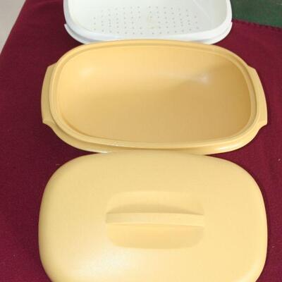 Lot 541 -Tupperware Container