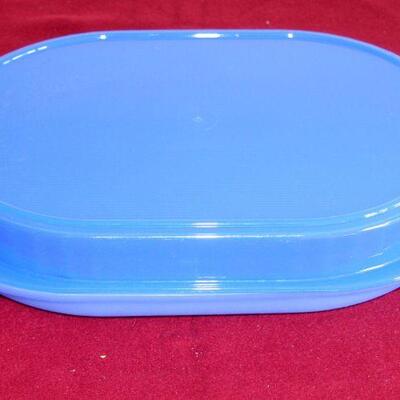 Lot 542 - Tupperware Container