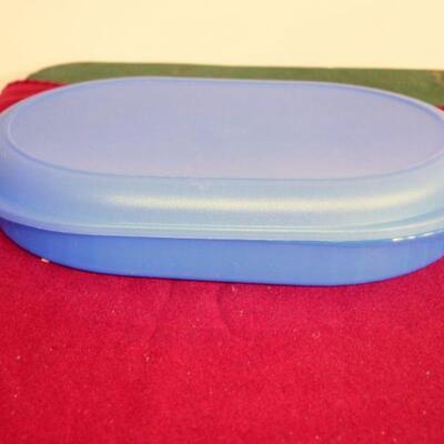 Lot 542 - Tupperware Container
