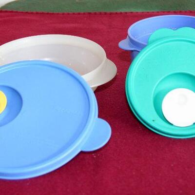 Lot 543 - Tupperware pop Lid Containers