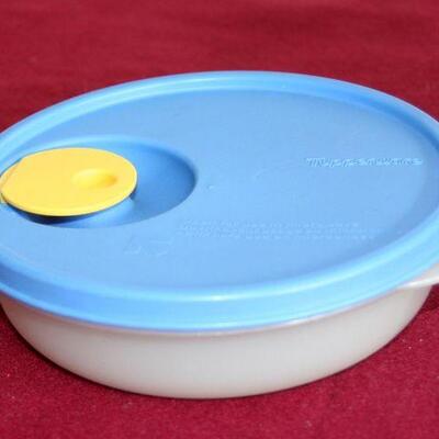Lot 543 - Tupperware pop Lid Containers