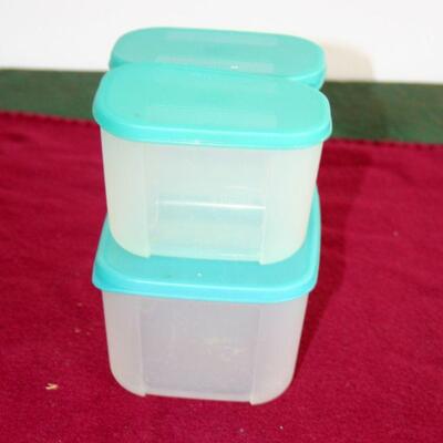 Lot 549 - Tupperware Refrigerator containers