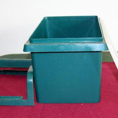 Lot 557 - Tupperware Carry All