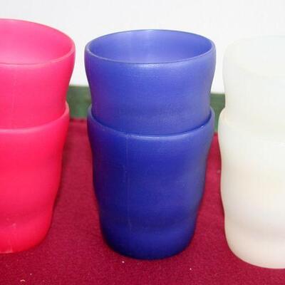 Lot 559- Tupperware Cups
