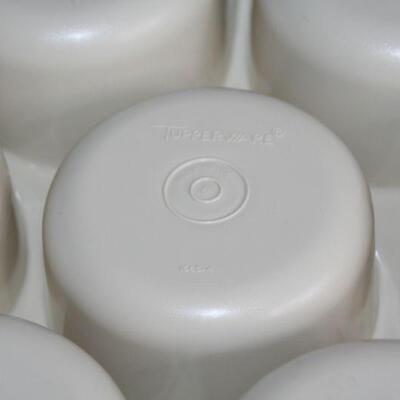 Lot 563 - Tupperware Vegetable Server