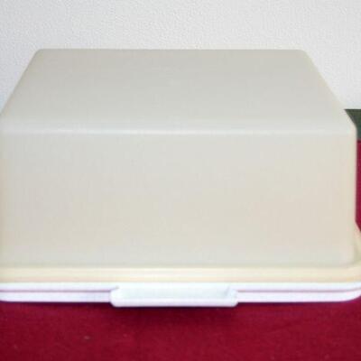 Lot 564 - Tupperware Cake Keeper