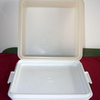 Lot 564 - Tupperware Cake Keeper