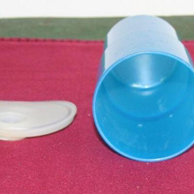 Lot 565- Tupperware Shaker