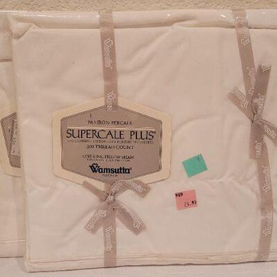 Lot 116: Vintage NEW Burlington King Size Sheet Set w/ WAMSUTTA Pillowcases
