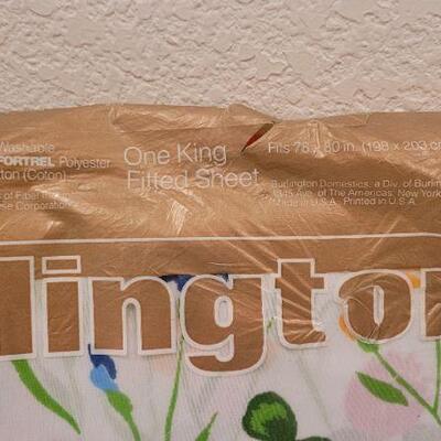 Lot 116: Vintage NEW Burlington King Size Sheet Set w/ WAMSUTTA Pillowcases