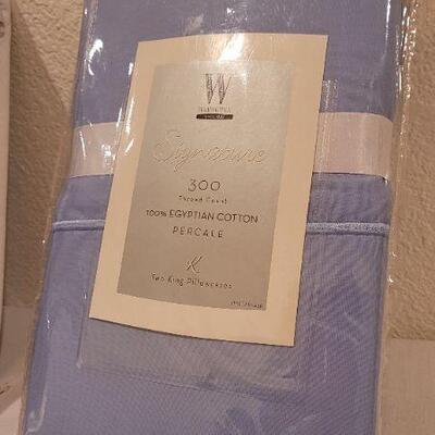 Lot 117: New Pillowcases and Bed Sham KING