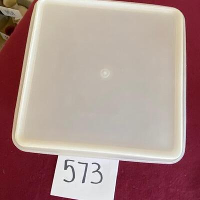 Lot 573 - Tuppperware square container