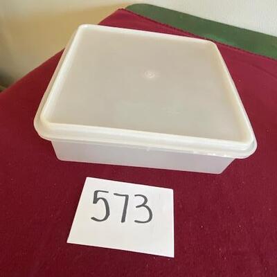 Lot 573 - Tuppperware square container