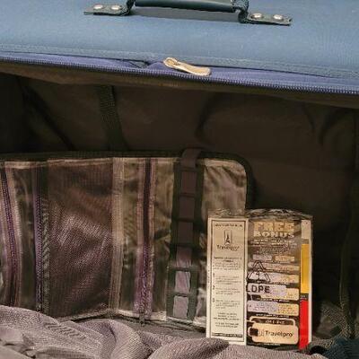 Lot 123: New CREW 6 Large Suitcase w/ Tags
