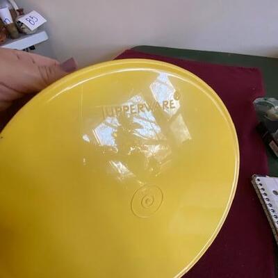Lot 578 - tupperware bowl