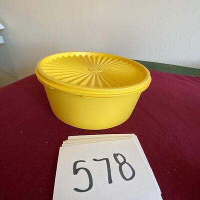 Lot 578 - tupperware bowl