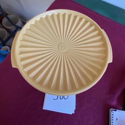 Lot 580 -  tupperware bowl