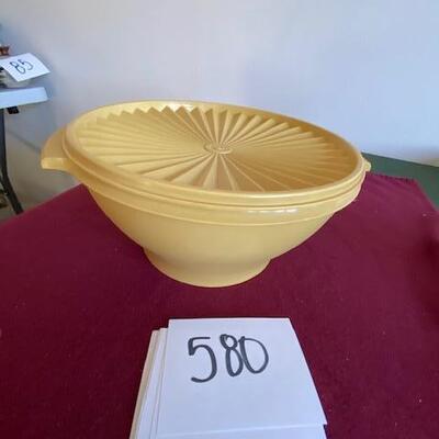 Lot 580 -  tupperware bowl