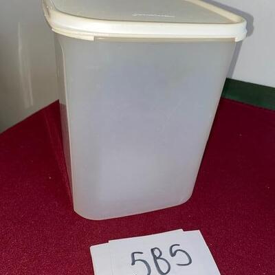 Lot 585 - Tupperware container