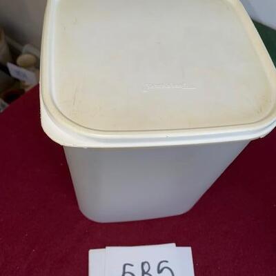 Lot 585 - Tupperware container