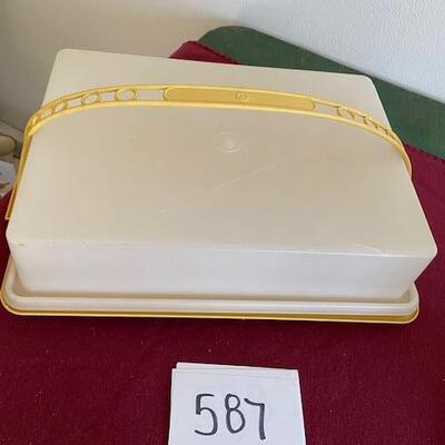 Lot 587 - Tupperware Cake carrier
