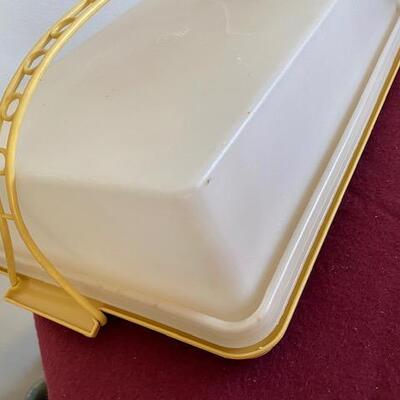 Lot 587 - Tupperware Cake carrier
