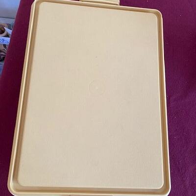 Lot 587 - Tupperware Cake carrier
