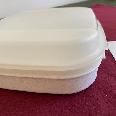 Lot 591 - tupperware hinged container