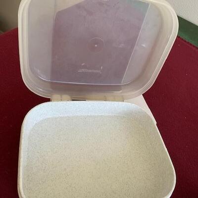 Lot 591 - tupperware hinged container