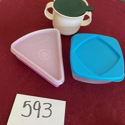 Lot 593 - tupperware containers