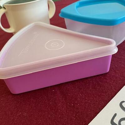 Lot 593 - tupperware containers