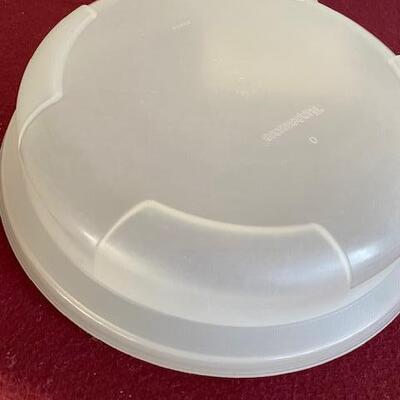 Lot 594 - Tupperware Bowls