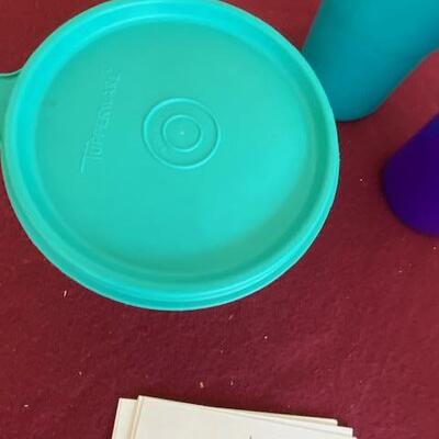 Lot 595 - Tupperware items