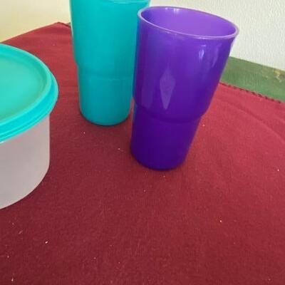 Lot 595 - Tupperware items