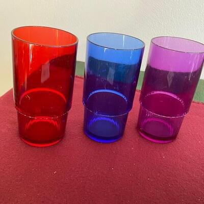Lot 597 - Tupperware Cups and mugs