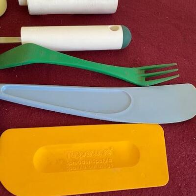 Lot 599 - Tupperware kitchen items