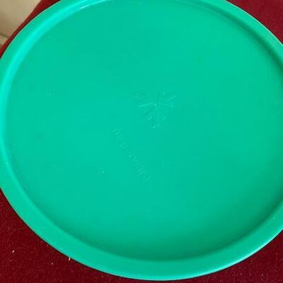 Lot 600 - Tupperware Cookie Canister